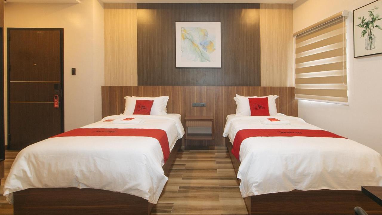 Reddoorz Plus @ Bez Tower And Residences San Juan San Juan  Екстер'єр фото